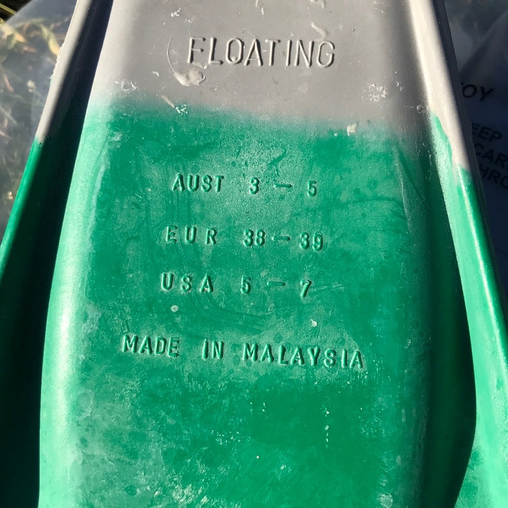 Fins - Picture 4 of 7
